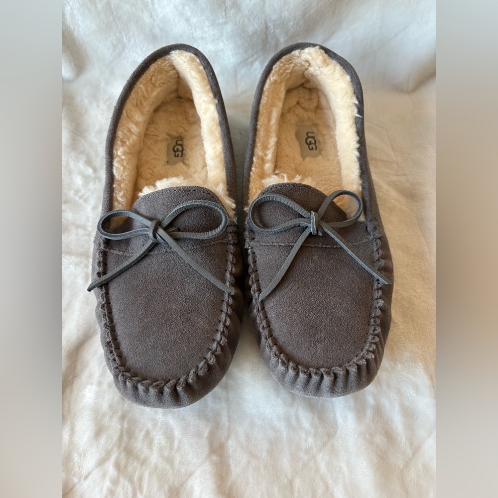 UGG Men’s Corvin Loafer-size 11!